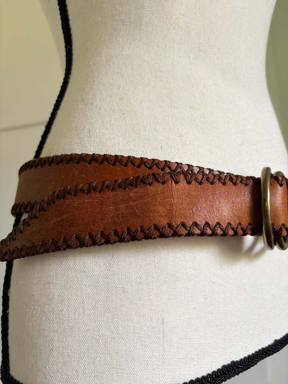 J.Crew Women's S/M Brown Leather Whipstitch Double Ring Belt - Picture 3 of 8
